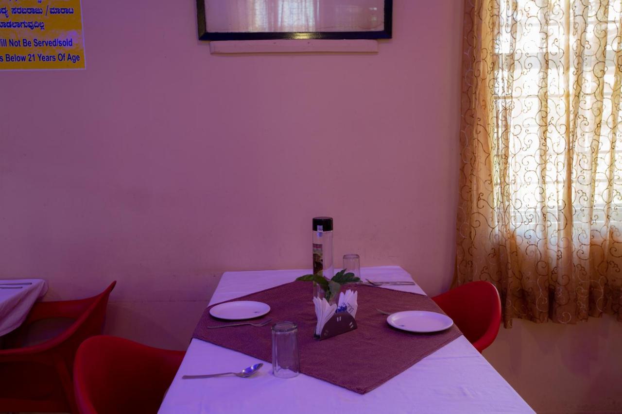 Kstdc Hotel Mayura Vijayanagara Hampi Hosapete Exteriör bild
